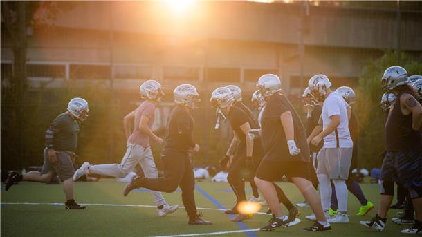 Die Bremerhaven Seahawks bereiten sich auf das Heimspiel gegen die Salzgitter Steelers vor. Der Verbandsliga-Tabellenführer freut sich auf das erste Duell im Nordseestadion seit knapp drei Monaten.