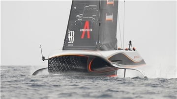 Die britischen Herausforderer werden stärker. Zu einem Sieg reicht es bislang nicht gegen die neuseeländischen America’s-Cup-Verteidiger. 
