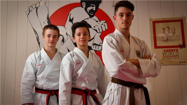 Die Brüder Aidan und Aaric Lück sowie Edgard Merkine (von links) starten bei der Karate-EM in Budapest.