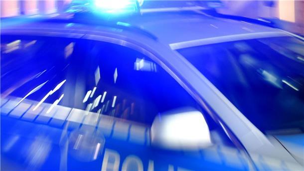 Die Bundespolizei ermittelt nach der Attacke auf einen Sonderzug mit Fußball-Fans von Rot-Weiss Essen.
