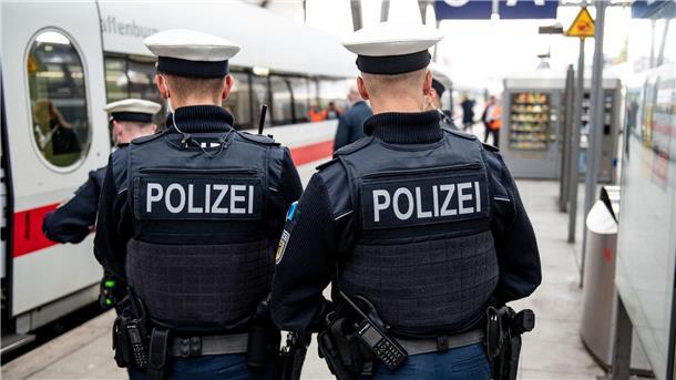 Die Bundespolizei kümmert sich auch um die Sicherheit auf Bahnhöfen. (Archiv)
