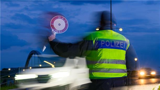Drohender Koalitionsstreit über Zurückweisungen Die Bundesregierung hält an Zurückweisungen von Asylsuchenden an Grenzen fest. Doch zwischen den Koalitionspartnern Union und SPD droht bei dem Thema ein Streit. (Archivbild)