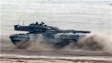 Die Bundesregierung hat noch keine Entscheidung über die Lieferung von Leopard-2-Kampfpanzern getroffen.