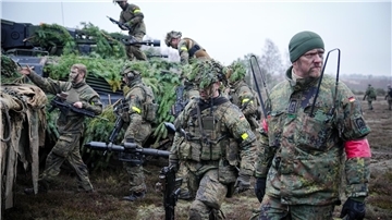 Die Bundeswehr fokussiert sich nach dem Angriff Russlands auf die Ukraine verstärkt auf die Landes- und Bündnisverteidigung.