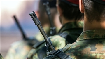 Die Bundeswehr wäre bei einem militärischen Angriff auf Deutschland für die Verteidigung zuständig. Doch wie viele Deutsche würden sich freiwillig melden?