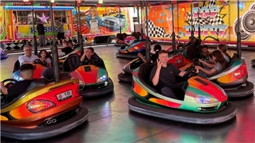 Das Foto zeigt den Autoscooter beim Nordenhamer Jahrmarkt. In diesem Jahr wird es keine Kirmes geben. Dazu hat sich jetzt die CDU-Ratsfraktion geäußert.