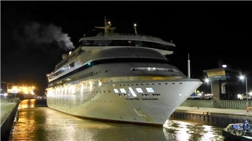 Die „Celestyal Discovery“ hat am Dienstagabend Bremerhaven verlassen.