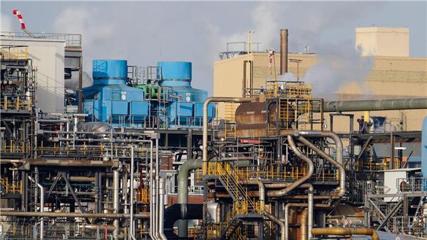 Die Chemiebranche hat wenig Zuversicht Die Chemiebranche hofft darauf, sich bald wieder zu erholen. Dazu gehört auch der Chemie-Standort Ludwigshafen in Rheinland-Pfalz, wo unter anderem BASF seinen Hauptsitz hat.