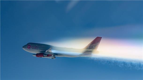 Großbritannien: Flugzeugstart mit Trägerrakete genehmigt Die „Cosmic Girl“ des amerikanischen Raumfahrtunternehmens Virgin Orbit: Dem ersten Start des umgebauten Jumbojets als fliegende Startrampe für Weltraum-Satelliten von britischem Boden aus stehen keine bürokratischen Hürden mehr im Weg.