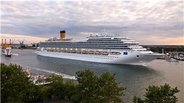 Die „Costa Fortuna“ soll zwischen Mai und September 14 Mal Bremerhaven besuchen - zurzeit fährt es ohne Passagiere von Asien nach Europa.