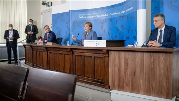 Die damalige Kanzlerin Angela Merkel stützte ihren Anti-Corona-Kurs auch auf den Präsidenten des Robert Koch-Instituts (RKI), Lothar Wieler.