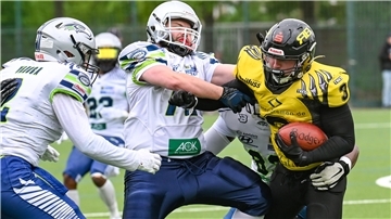 Die Defense der Bremerhaven Seahawks (weiße Trikots) ließ wieder wenig zu. 