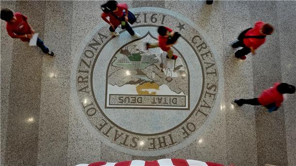Parlament in Arizona stimmt gegen Abtreibungsverbot von 1864 Die Demokraten haben sich im Senat von Arizona genügend Stimmen gesichert, um ein aus dem Bürgerkrieg stammendes Abtreibungsverbot aufzuheben, das der oberste Gerichtshof des Bundesstaates vor kurzem in Kraft treten ließ.