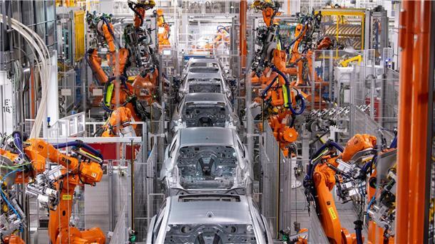 Autoindustrie in der Krise - die fünf größten Probleme Die deutsche Autoindustrie steckt in der Krise. Schwache Nachfrage, hohe Kosten und neue Konkurrenz aus China drücken auf die Stimmung.