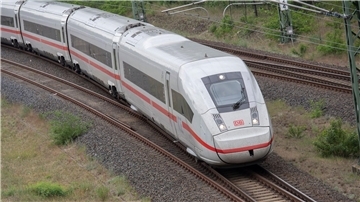 Die Deutsche Bahn will zunächst ihr Schienennetz sanieren.