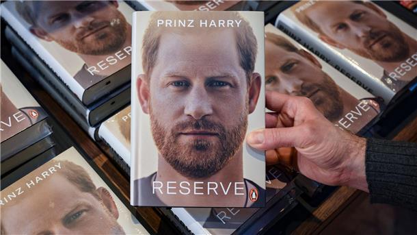 Erste Auflage von Prinz-Harry-Memoiren komplett ausgeliefert Die deutsche Fassung des Buchs „Reserve“ wurde allein am Erscheinungstag 40.000 Mal gekauft.