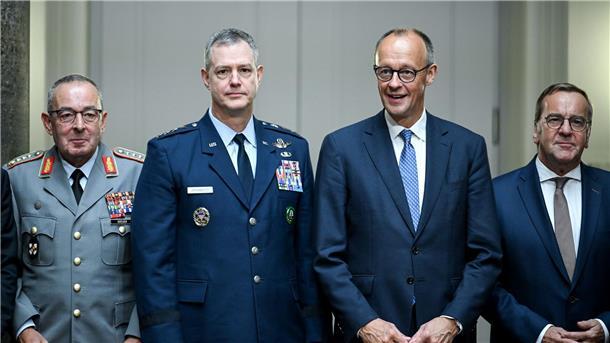 Mehr Menschen zur Bundeswehr holen Die deutsche Regierung hat einen Plan vorgelegt, mit dem die Bundeswehr größer werden soll.