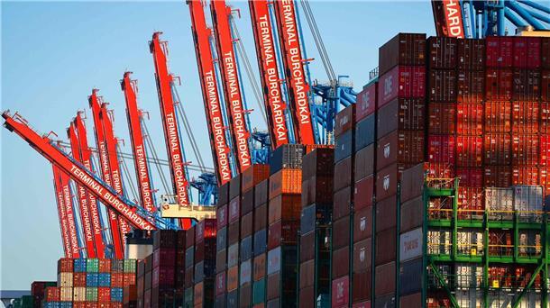 Deutsche Wirtschaft schrumpft in Q4 um 0,4 Prozent Die deutsche Wirtschaft ist anders als erwartet Ende des vergangenen Jahres geschrumpft.