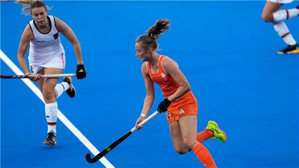 Die deutschen Hockey-Frauen lieferten sich mit Topfavorit Niederlande ein packendes Vorrunden-Duell.
