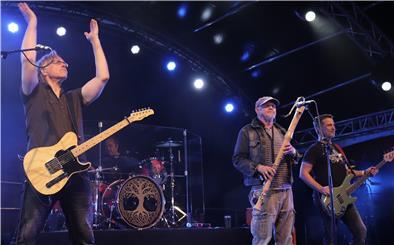 Rock den Lukas: Wie Musik zum Motor des Lebens werden kann Die Deutschrock-Kultband "Torfrock"
