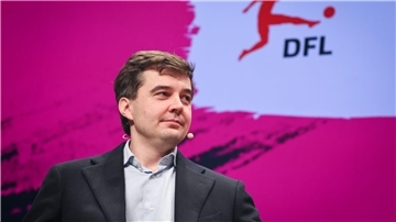 Die DFL um Geschäftsführer Steffen Merkel erzielt bei der Auslandsvermarktung gleichbleibende Einnahmen.