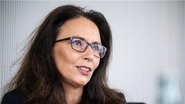 Die DGB-Vorsitzende Yasmin Fahimi fordert eine neue und verbindliche Verabredungskultur ein.