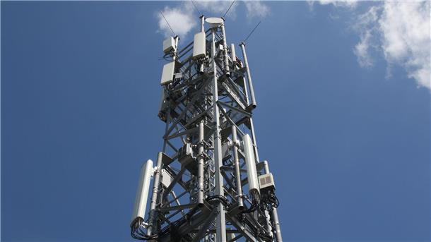 Bundeskabinett verabschiedet internationale Digitalstrategie Die Digitalstrategie sieht konkret vor, mit einer stärkeren Teilnahme in internationalen Gremien Standards, Normen und Regulierung von morgen - etwa die sechste Mobilfunkgeneration (6G) - frühzeitig mitzugestalten.
