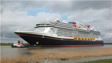 Die „Disney Wish“ kommt zur Übergabe nach Bremerhaven.