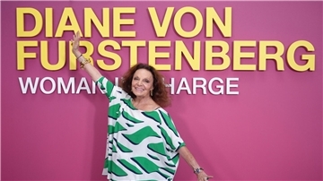 Die Doku „Diane von Fürstenberg: Eine Frau ganz oben“ gibt es bei Disney+ zu sehen.