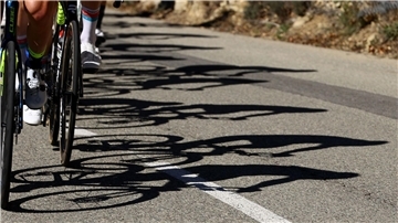 Auto auf der Strecke: Etappe der Tour of Holland abgebrochen Die dritte Etappe der Tour of Holland ist abgebrochen worden.