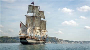Die „Earl of Pembroke“: Der englische Dreimaster ist ein Nachbau der berühmten „Endeavour“, mit der James Cook als englischer Entdecker 1770 Australien anlief.