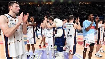 Die Eisbären haben sich mit der 15. Saisonniederlage wohl aus dem Playoff-Rennen verabschiedet.