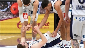 Die Eisbären legten eine Bauchlandung im Nordderby hin.