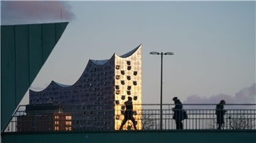 Die Elbphilharmonie im Hamburger Hafen.