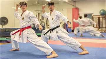 Die EM kann kommen: Die Karateka Aaric (rechts) und Andrew Lück sehen sich für das Turnier in Polen optimal vorbereitet.
