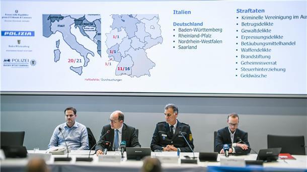 Mafia-Razzia im Morgengrauen - auch Polizist festgenommen Die Ermittler waren in Baden-Württemberg, Nordrhein-Westfalen, Rheinland-Pfalz, im Saarland sowie in Italien im Einsatz.