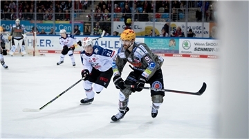 Die erste Playoff-Partie zwischen den Fischtown Pinguins und den Nürnberg Ice Tigers ging an die Bremerhavener.