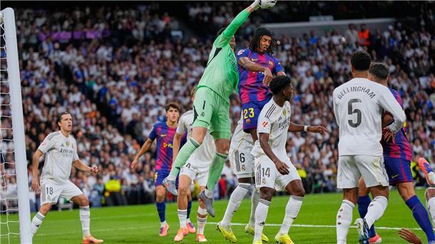Real setzt sich mit Clásico-Sieg von Barcelona ab Die Erzrivalen lieferten sich im Bernabéu-Stadion ein sehenswertes Duell.