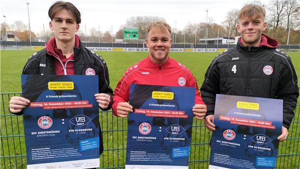 Die ESC-Spieler (von links) Antonio Talar, Kevin Blum und Tjark Vogler freuen sich auf das Kräftemessen mit den Drittliga-Profis des VfB Oldenburg.