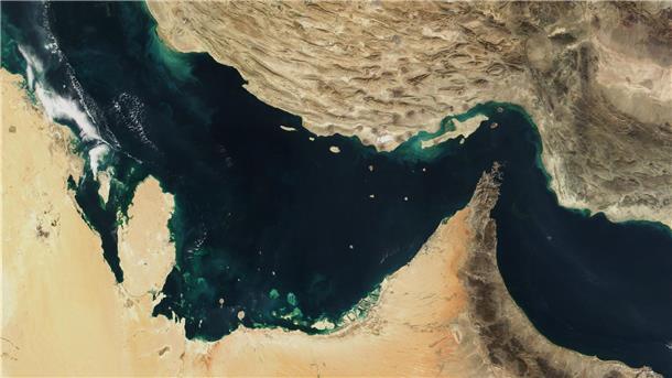 Die etwa 55 Kilometer breite Meerenge Straße von Hormus zwischen dem Iran und Oman gilt als eine der wichtigsten Schifffahrtsrouten für den weltweiten Ölexport. (Archivbild)