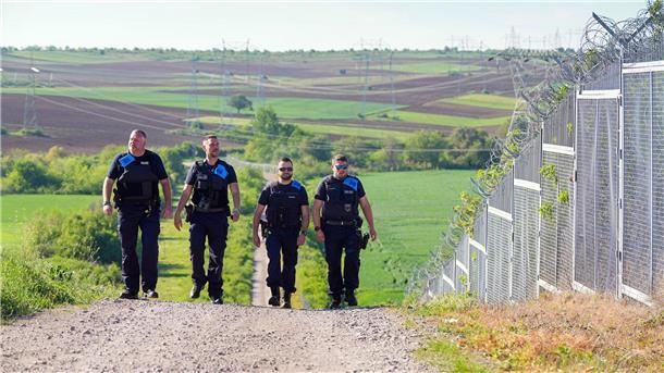 Irreguläre Grenzübertritte in EU gehen deutlich zurück Die EU-Agentur Frontex unterstützt die Mitgliedstaaten der Europäischen Union beim Schutz der EU-Außengrenzen. (Archivbild)