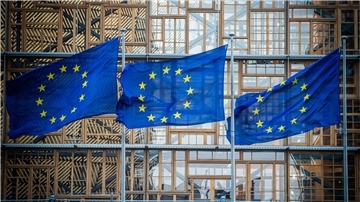 Die EU-Richtlinie legt nach Angaben der EU-Staaten auch fest, wie viel Energie Gebäude ab einem bestimmten Zeitraum maximal verbrauchen dürfen.