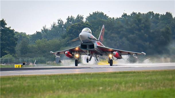 „Geiles Gefühl“ - Eurofighter landen wieder in Ostfriesland Die Eurofighter sind nach mehr als drei Jahren zurück in Ostfriesland.