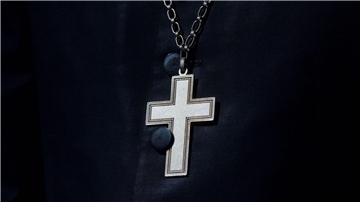 Die Evangelische Kirche in Deutschland würdigt den Einsatz vieler Menschen für Geflüchtete - zehn Jahre nach Merkels Satz „Wir schaffen das“. (Symbolbild)