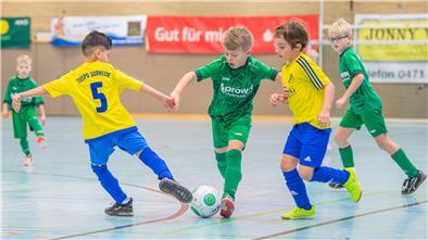 Die F-Junioren Nachwuchskicker der TSV Wulsdorf (grün) verloren das kleine Finale und ärgerten sich über Entscheidungen der Turnierverantwortlichen.