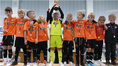 Die F1-Junioren von SFL Bremerhaven feierten beim Weser-Elbe-Cup den Turniersieg.