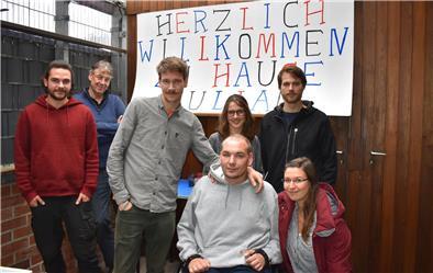 Die Familie und die Freunde halten zu ihm und geben ihm Kraft: Julian Wiedau aus Loxstedt ist seit Mai querschnittsgelähmt.