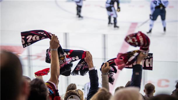 Die Fans der Fischtown Pinguins hatten gegen EHC Red Bull München viel Grund zum Jubeln.