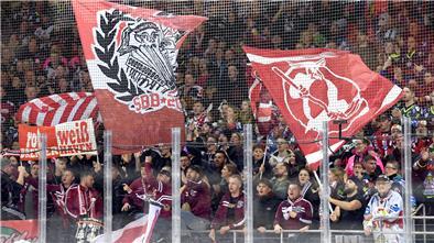 Die Fans der Fischtown Pinguins strömen zu den Heimspielen.