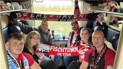 Die Fans der Fischtown Pinguins waren auf Tour - im Sonderzug nach Dresden.